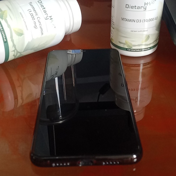 Phone - Picture 4 of 11